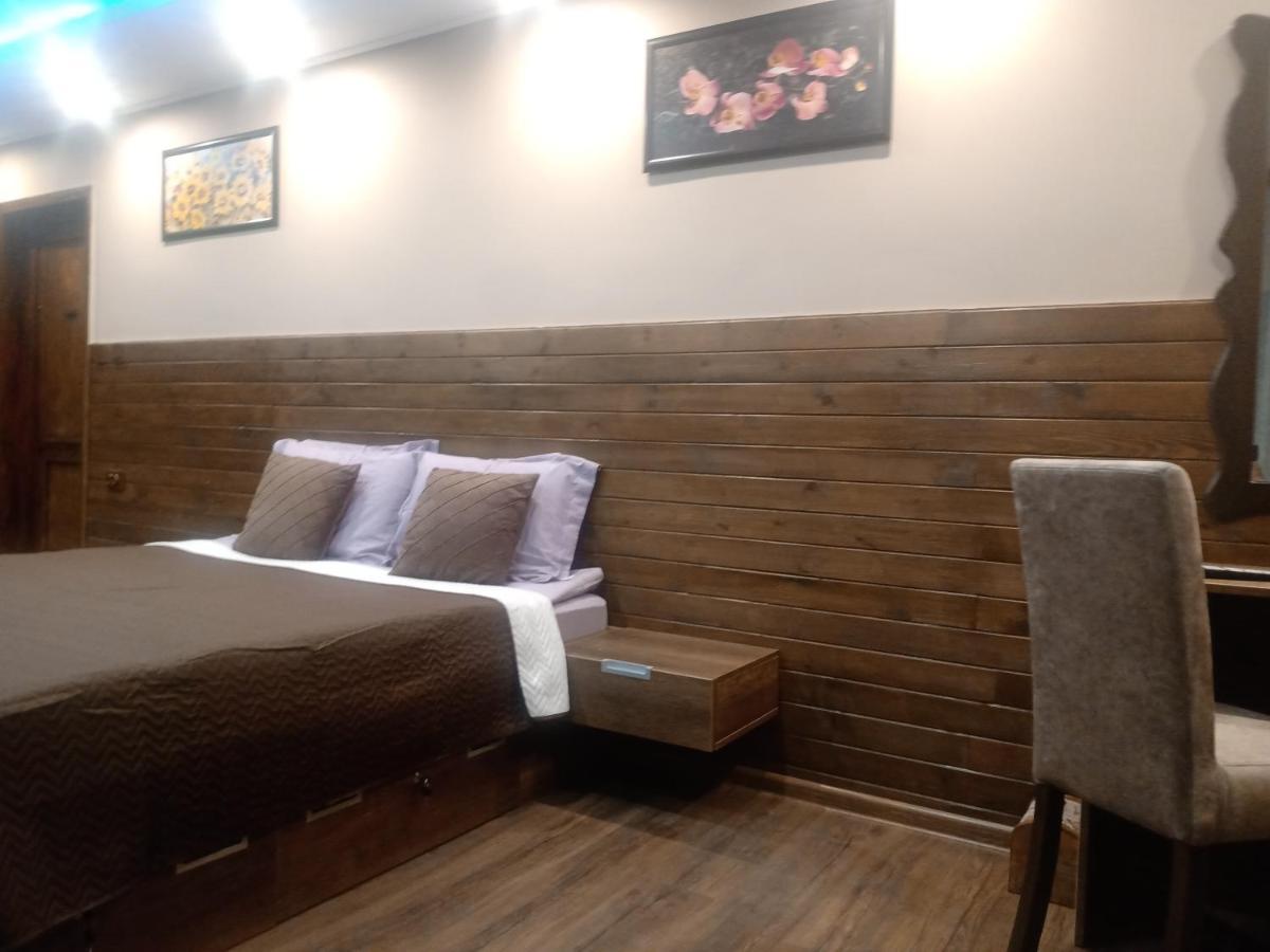 Кръчмъ При Байката Alpin Hotell Ribaritsa Exteriör bild