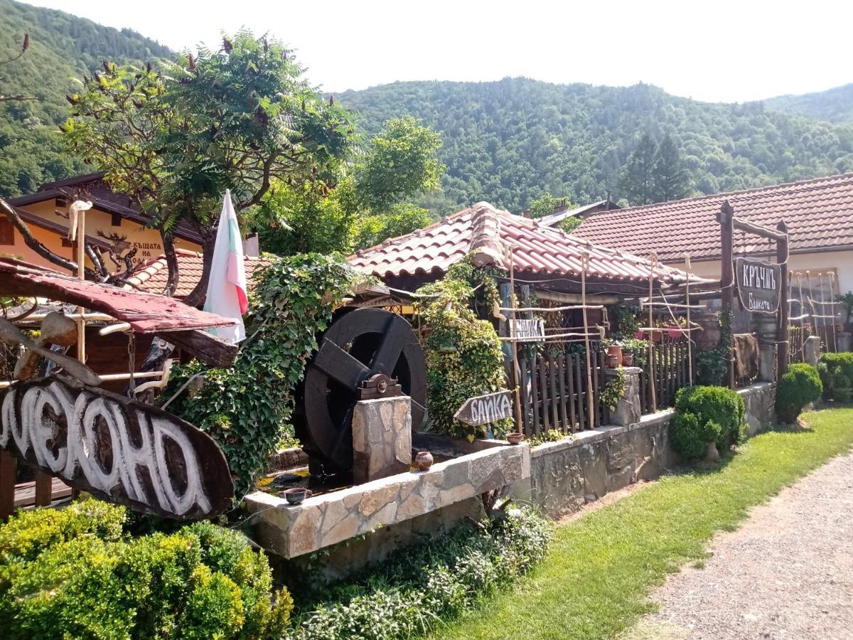 Кръчмъ При Байката Alpin Hotell Ribaritsa Exteriör bild