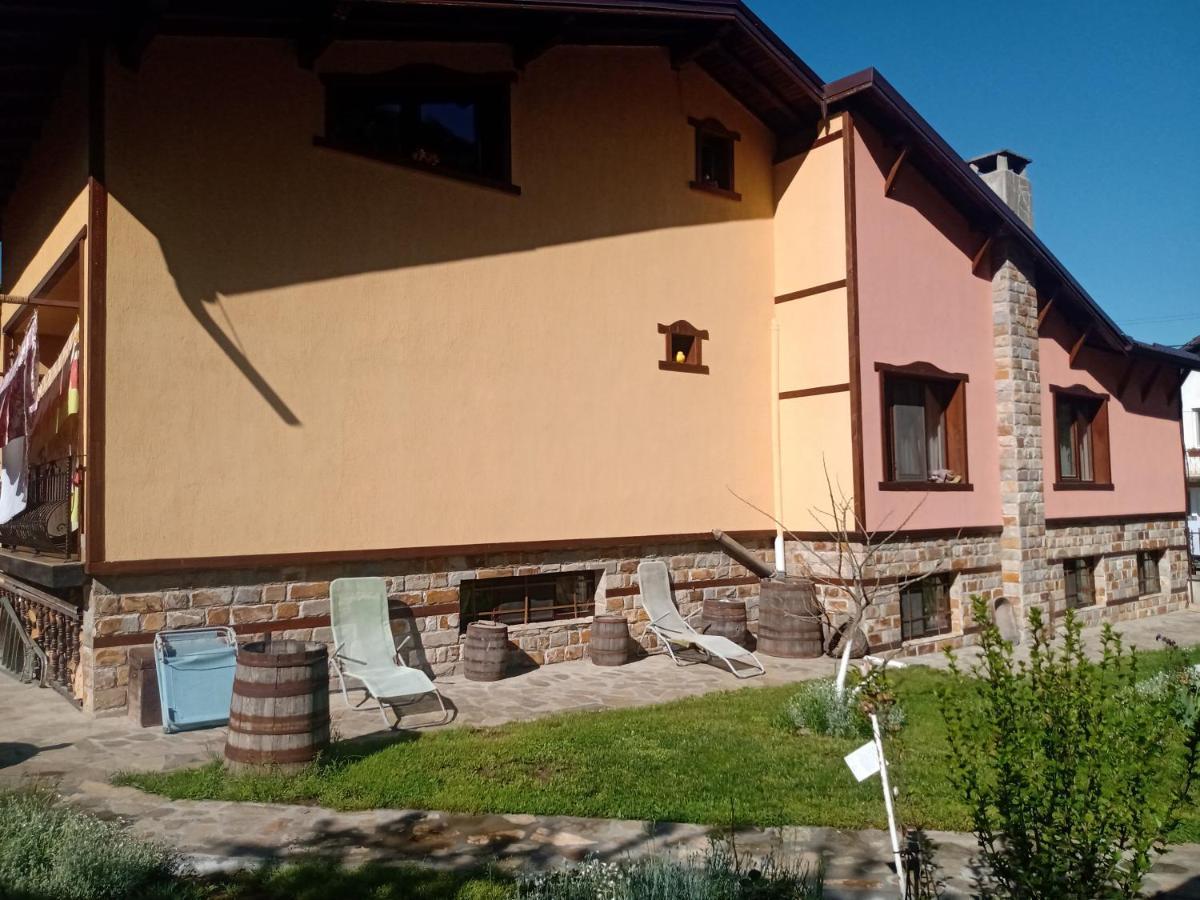 Кръчмъ При Байката Alpin Hotell Ribaritsa Exteriör bild
